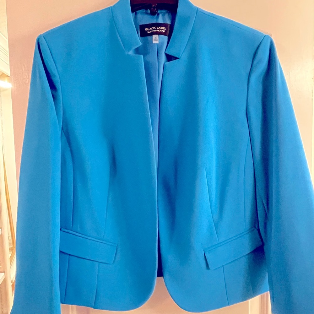 Women’s Blazer Evan Piccone size 16 blue never been worn
